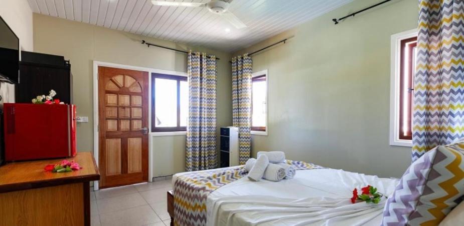 Hyde-Tide Guesthouse La Digue Exterior photo